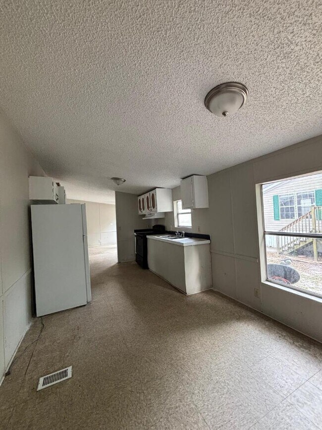 Building Photo - 307 Marcus crt