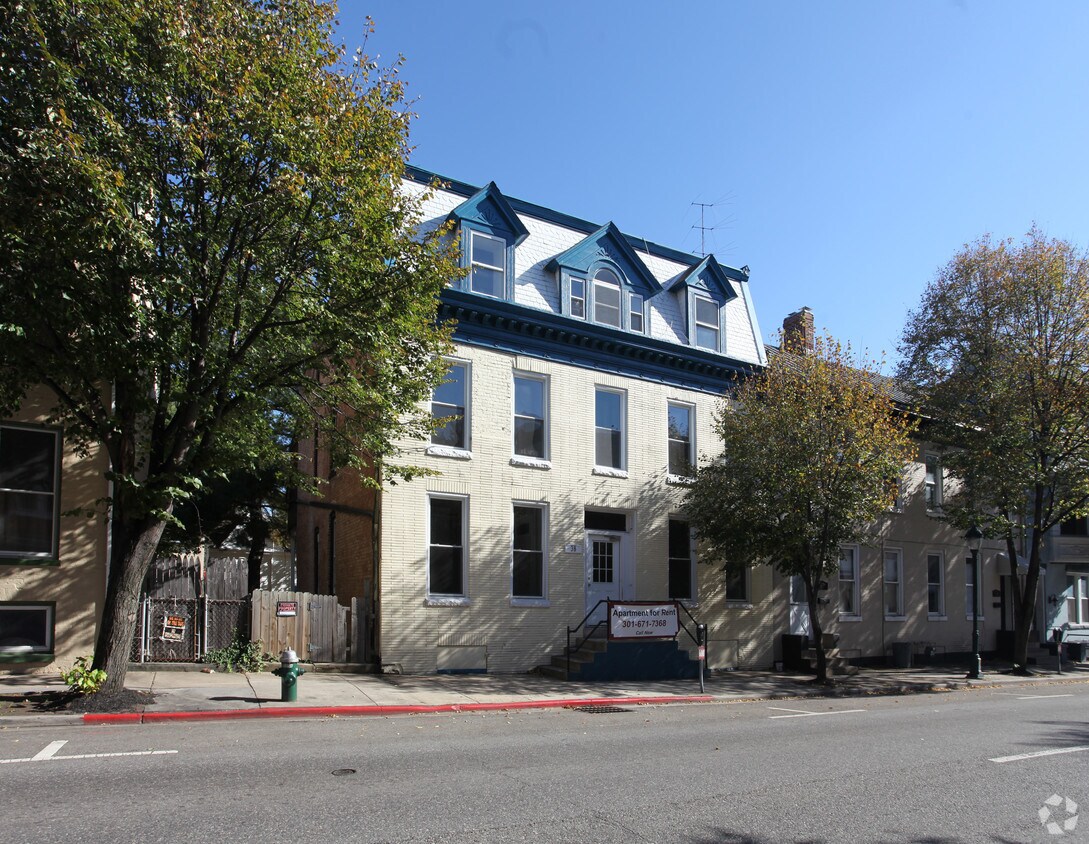 Foto principal - 38 E Franklin St
