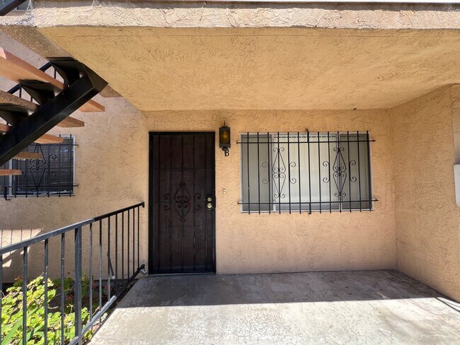 Foto del edificio - Beautiful First floor 3 bedroom Rose Park ...