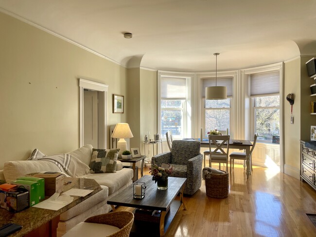 Building Photo - 362 Commonwealth Avenue