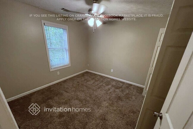 Foto del edificio - 8945 Ochil Ln