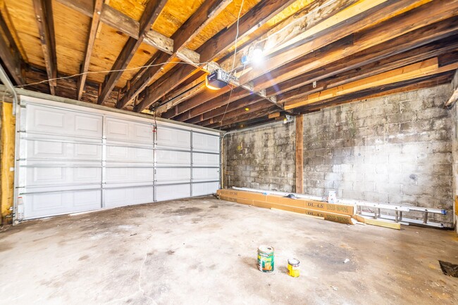 Building Photo - AVAILABLE IN APRIL! AMAZING, BRAND NEW 3 B...