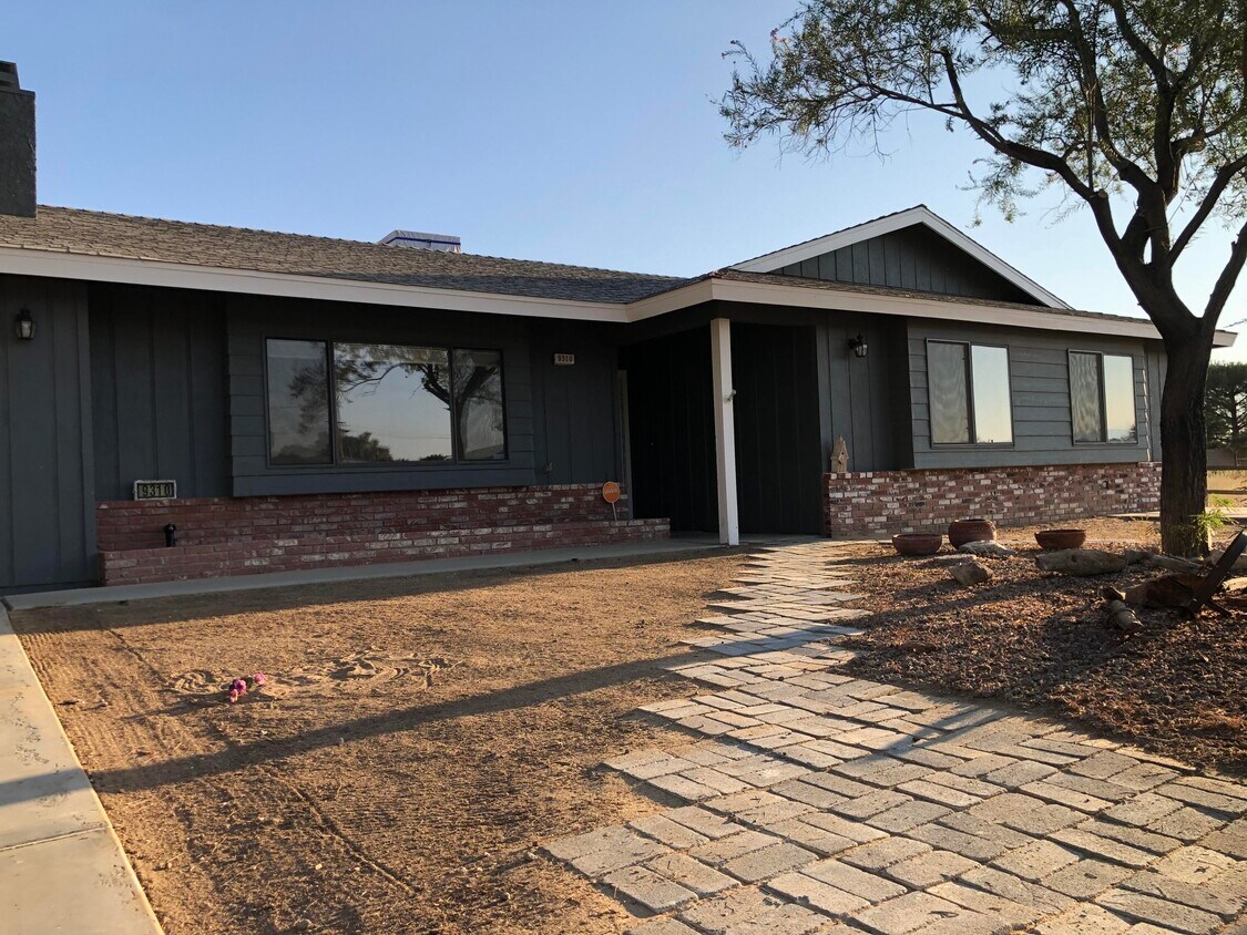 9310 Columbine Ave, California City, CA 93505 House Rental in