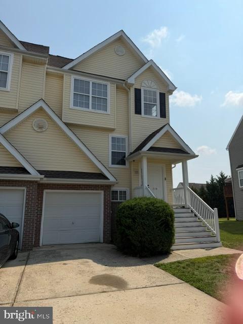 Building Photo - 319 Paradee Dr
