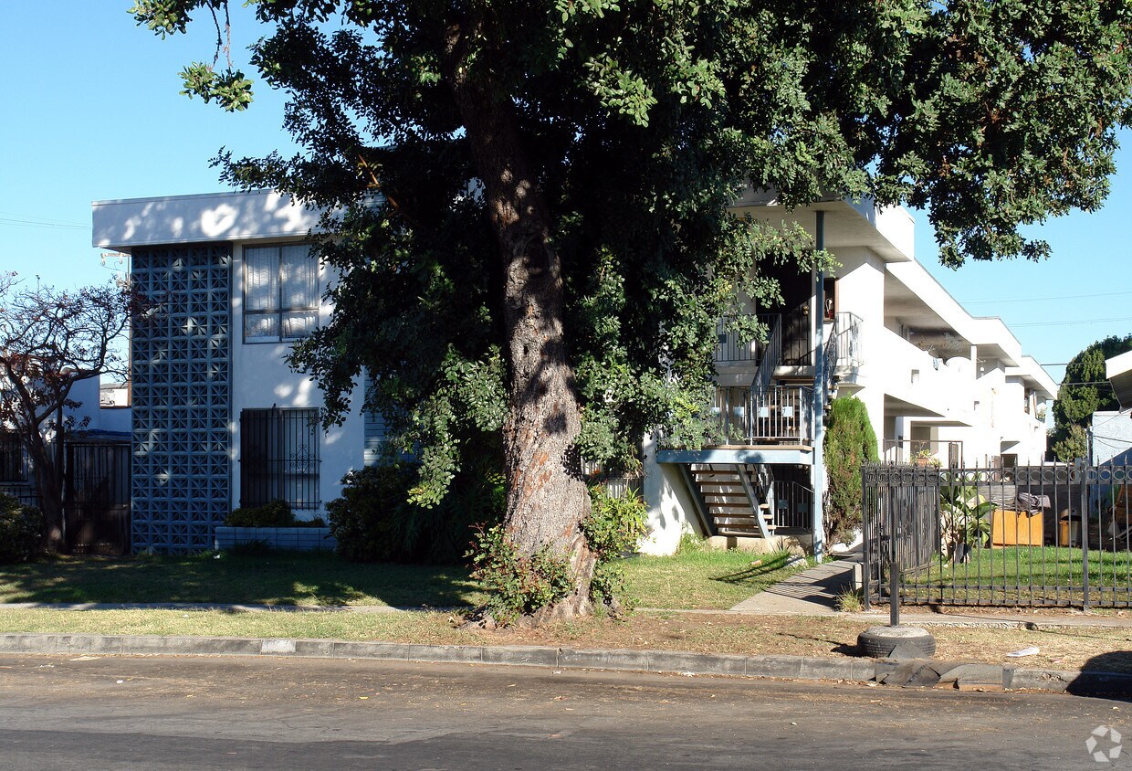 Foto del edificio - 107 E Buckthorn St