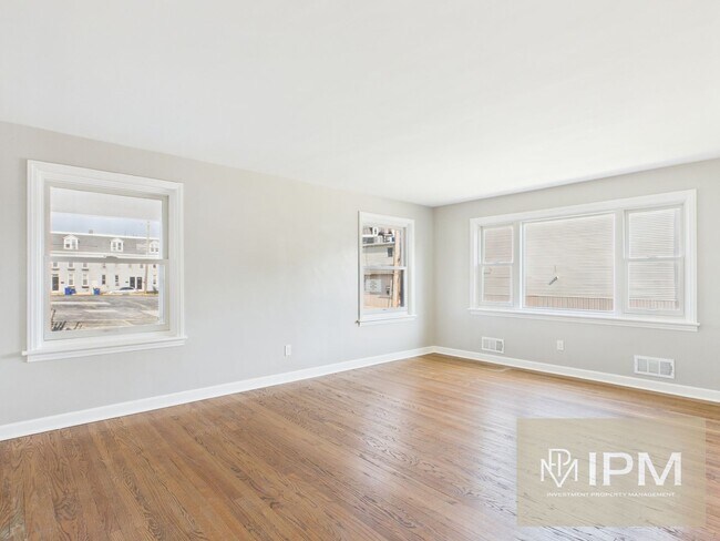 Foto del edificio - Charming Brick Rancher – One-Floor Living ...
