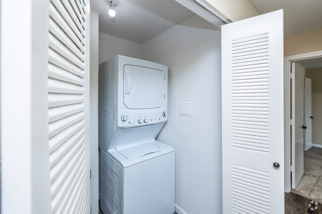 2 habitaciones, 2 baños - 816 pies cuadrados - Lavandería - Stone Pointe Village