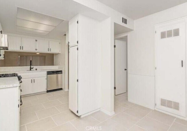 Foto del edificio - 616 S Santa Fe St