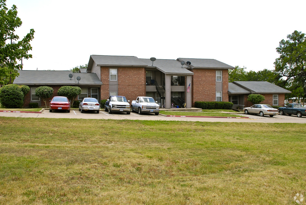 Primary Photo - Alvarado Heights Apartments