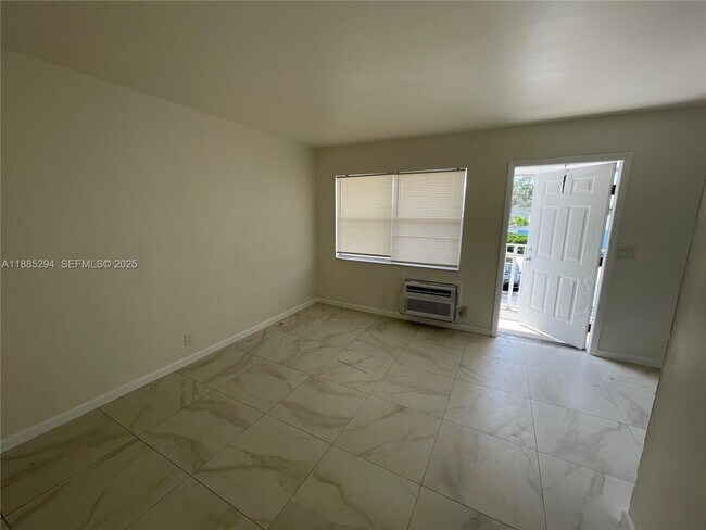 Foto del edificio - 801 N H St