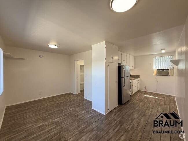 Building Photo - 15634 Leadwell St