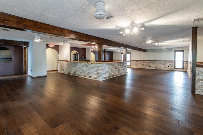 Foto del edificio - 1320 Windsor St