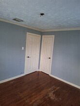 Building Photo - 2043 Alta Vista St