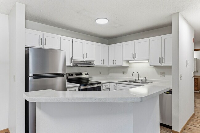 Foto del edificio - Kestrel Village Apartments