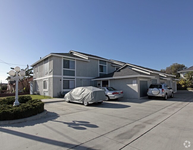 Foto principal - 13881-13891 Cedar St