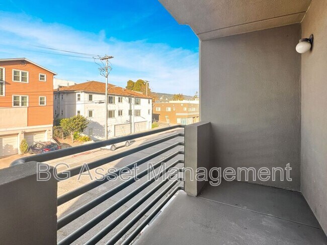 Foto del edificio - 1459 MacArthur Blvd