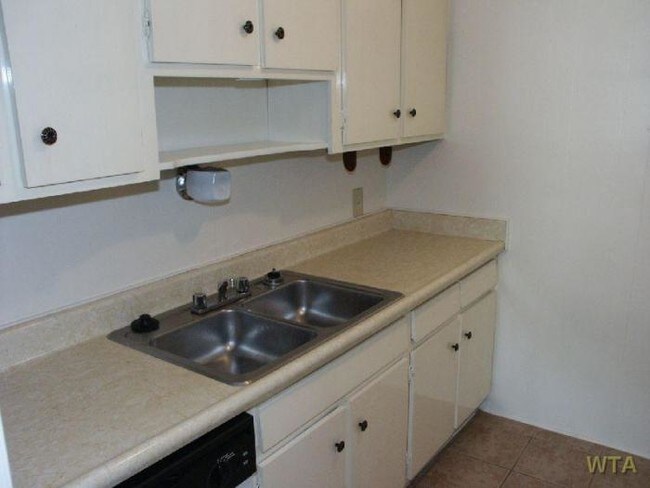 Building Photo - 1 bedroom in AUSTIN TX 78705