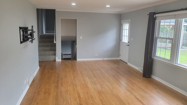 Building Photo - 308 Tamarack Ave