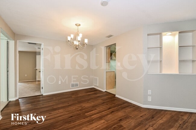 Building Photo - 1419 Argyle Dr