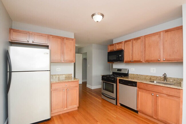 Foto del edificio - 7616 N Marshfield Ave