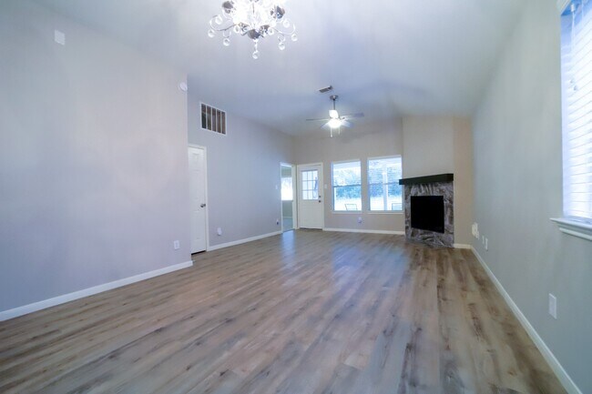 Foto del edificio - 117 Harbour Town Cir