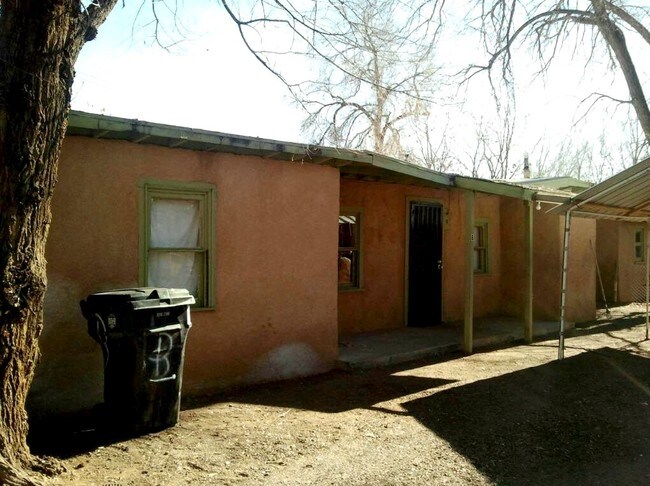 Foto del edificio - 4914 Rincon Rd NW