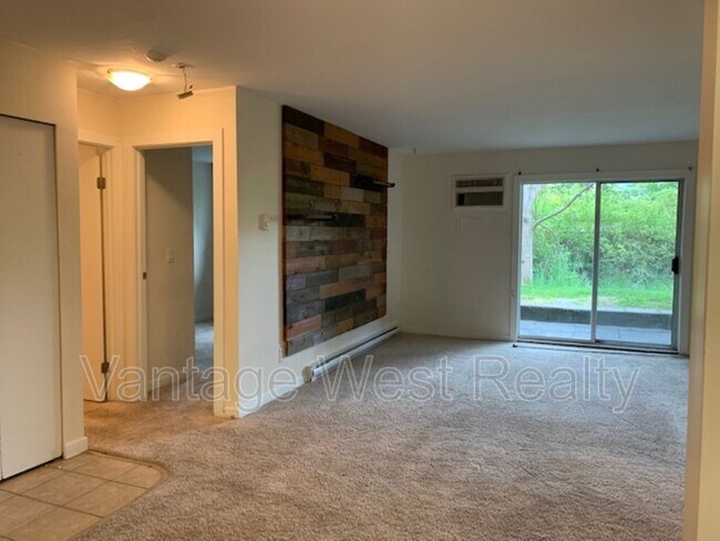 Photo du bâtiment - 3180-3180 De Montreuil Ct