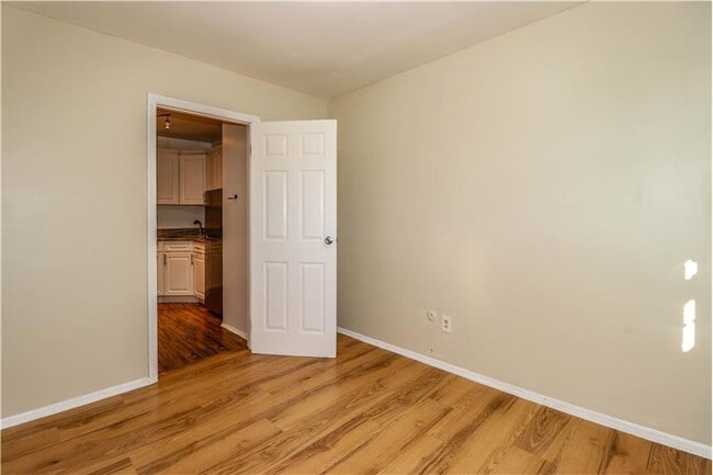 Building Photo - 18 College Dr