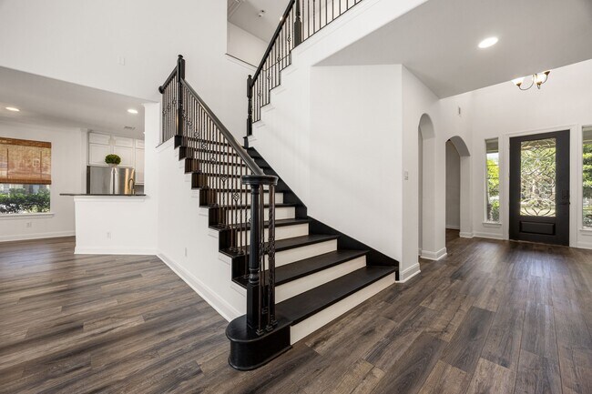 Foto del edificio - 6010 Gatewood Manor Dr