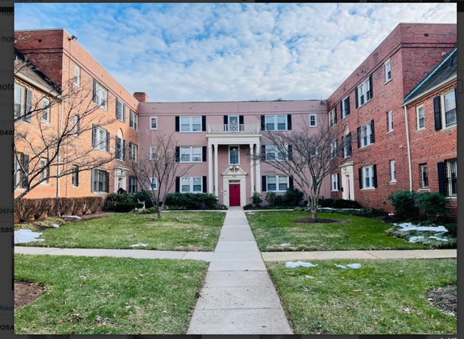 Building Photo - 2008 Fort Davis St SE