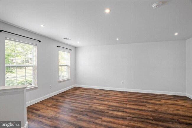 Building Photo - 2630 River Basin Ln