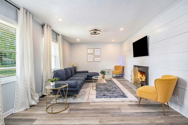 Building Photo - 1160 Helman Drive - Comfortable 3 Bed, 1.5 Bath Home in McKinley Terrace