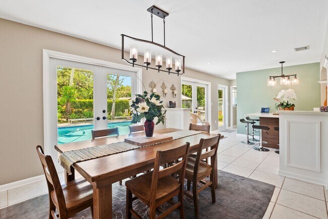 Foto del edificio - Stunning 4BR/3BA Pool Home with Outdoor Oa...