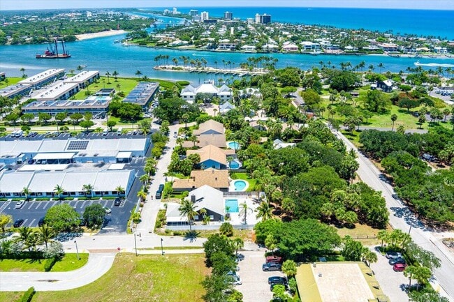 Foto del edificio - 901 Sandy Oaks Dr