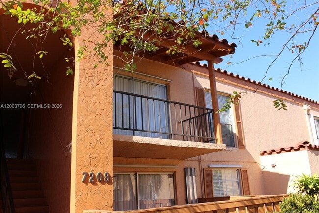 Foto del edificio - 7208 Fairway Dr