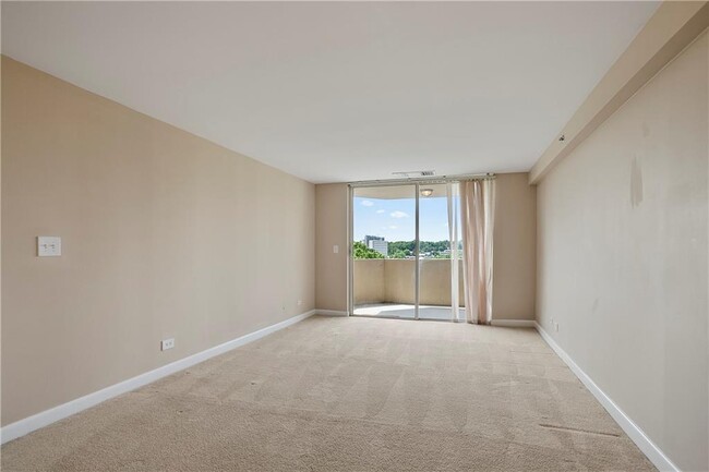 Building Photo - 1501 Clairmont Rd