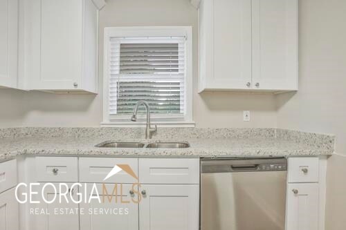 Building Photo - 2859 Monterey Dr