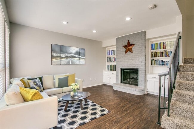 Building Photo - 2805 Meadow Park Dr