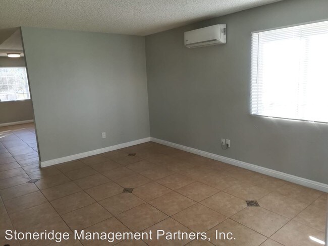 Foto del edificio - 1023 W 8th St
