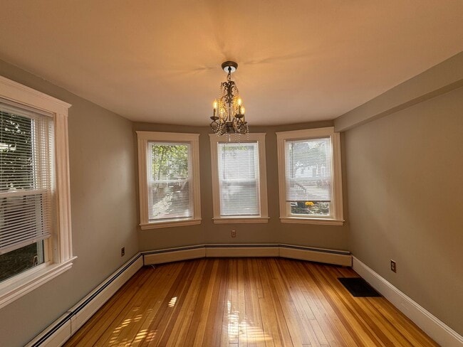 Building Photo - 107.5 Elm St