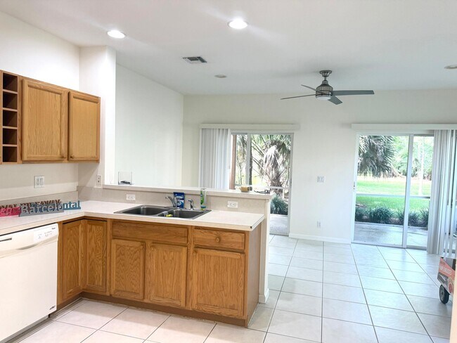 Foto del edificio - 8239 Mulligan Cir