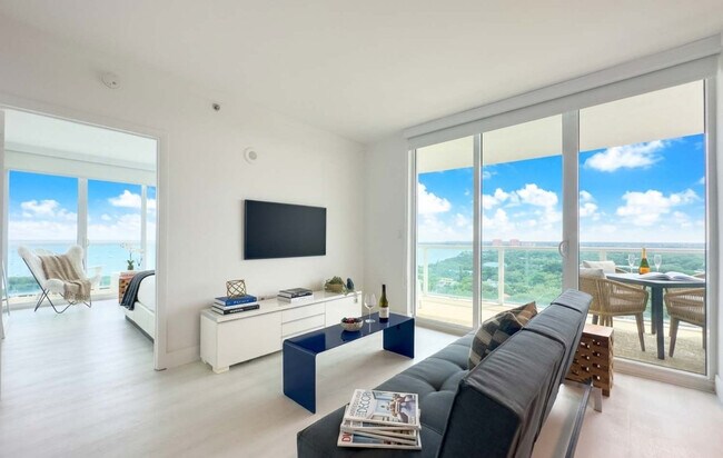 Foto del edificio - 2889 McFarlane Rd