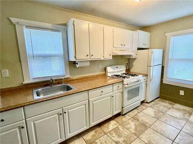 Building Photo - 175 NY-302