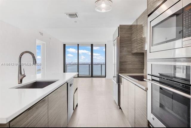 Photo - 460 NE 28th st