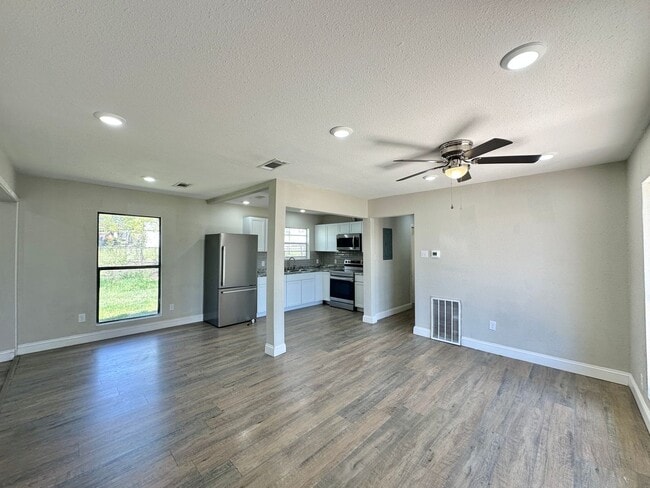 Foto del edificio - 1717/1719 Walton Walker