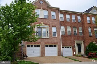 Building Photo - 13620 Red Squirrel Way