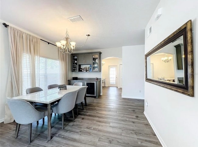 Building Photo - 1128 Valley Creek Run