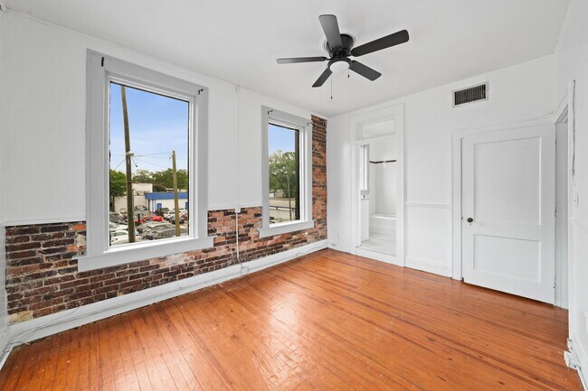 Foto del edificio - 4713 N Florida Ave