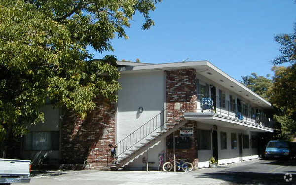 Foto del edificio - Walnut Manor