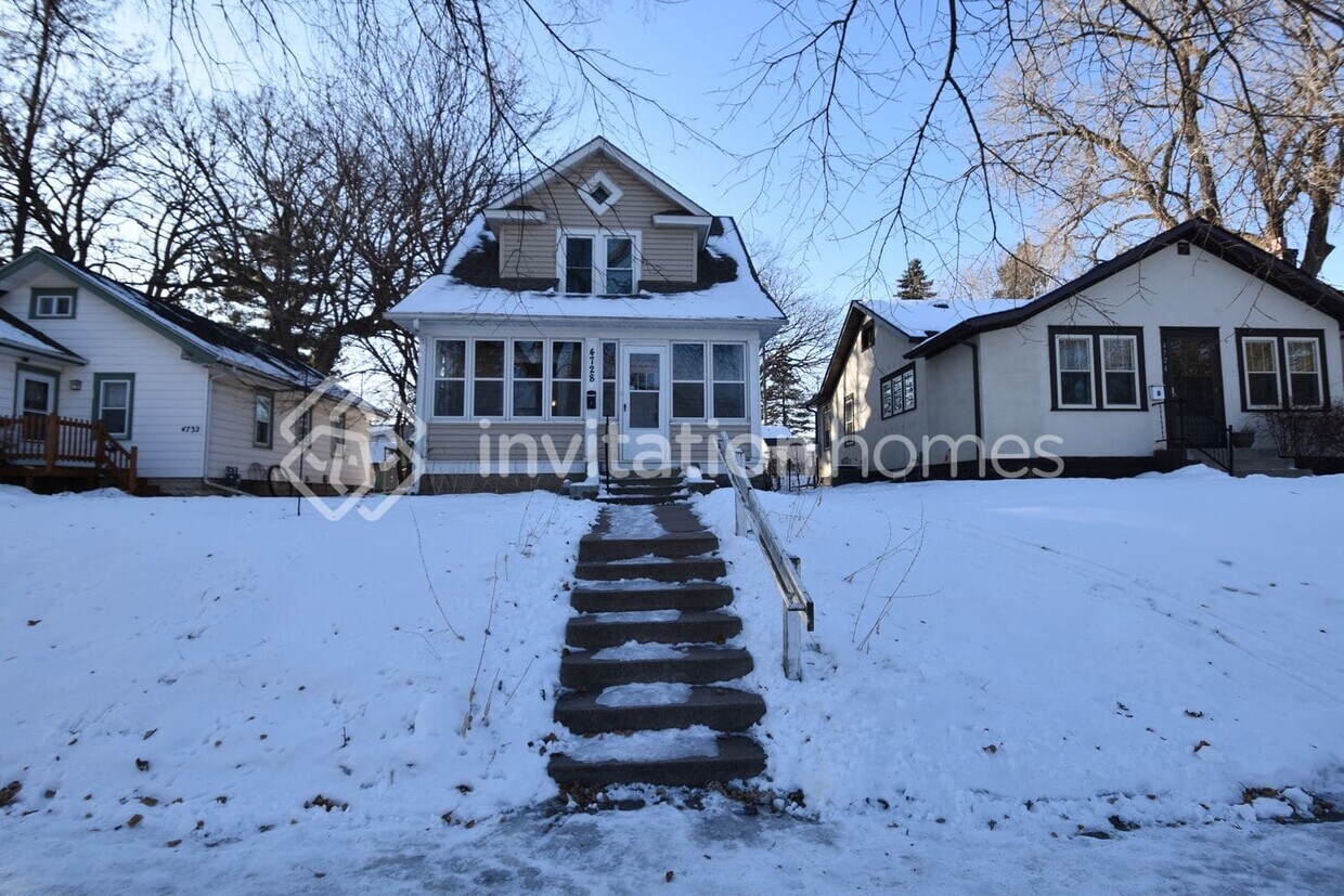 Primary Photo - 4728 5th Ave S
